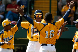 Illustration for article titled Chicago's Little Leaguers Are Fun, Fast, And Don't Care For Stop Signs